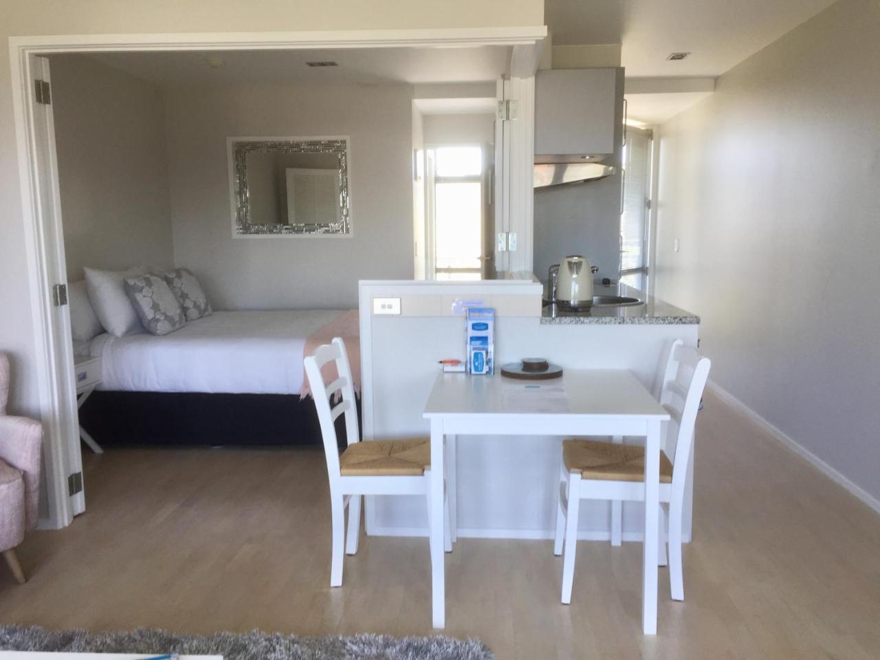 Oneroa Bay Villas מראה חיצוני תמונה
